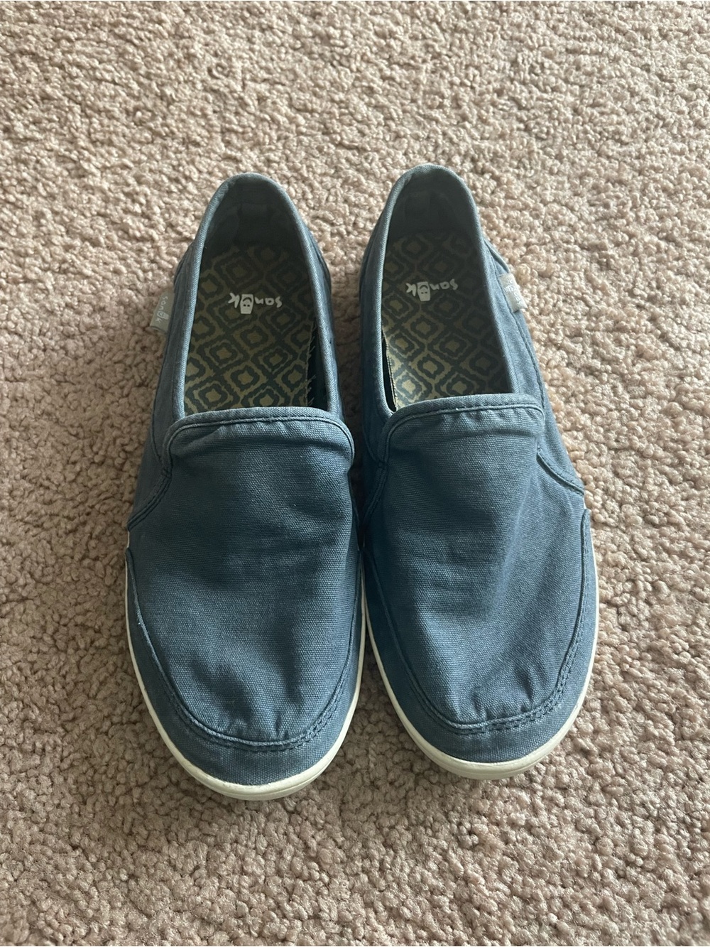 Sanuk slip on Sneakers